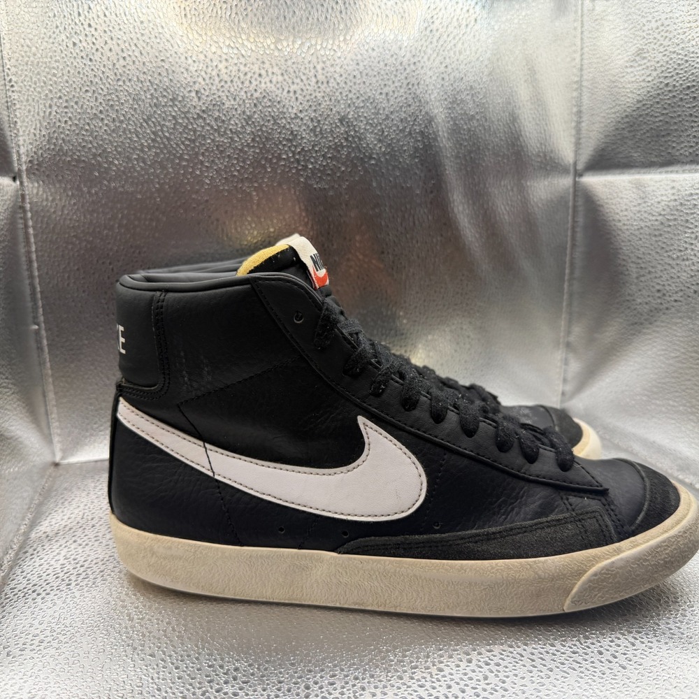 Size 8 Nike Blazer Mid 77 Black Sail White Mens Athletic Sneakers BQ6806-002